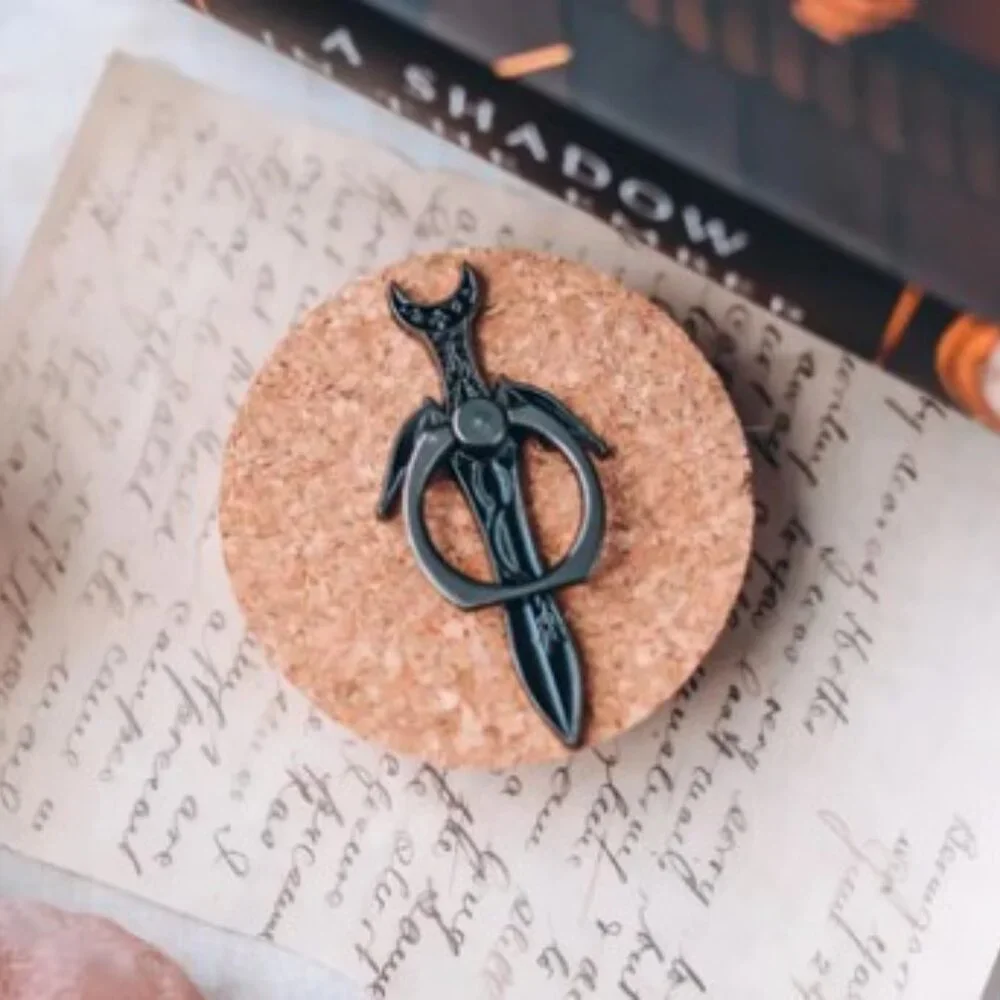Metal Fantasy Dagger Phone Grip